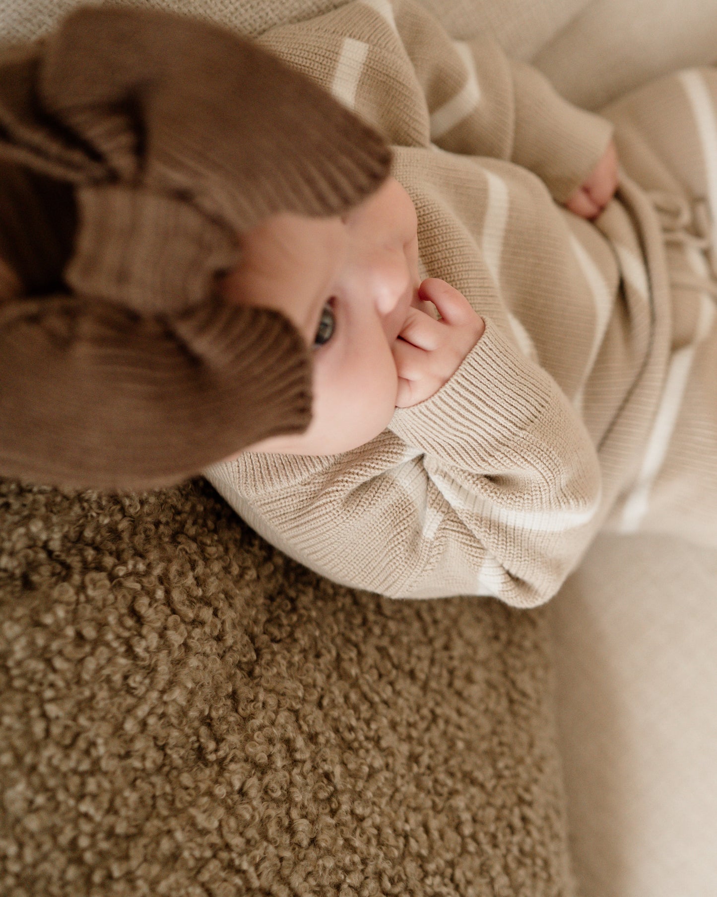 Ribbed Knit Bow Headband - Chocolate