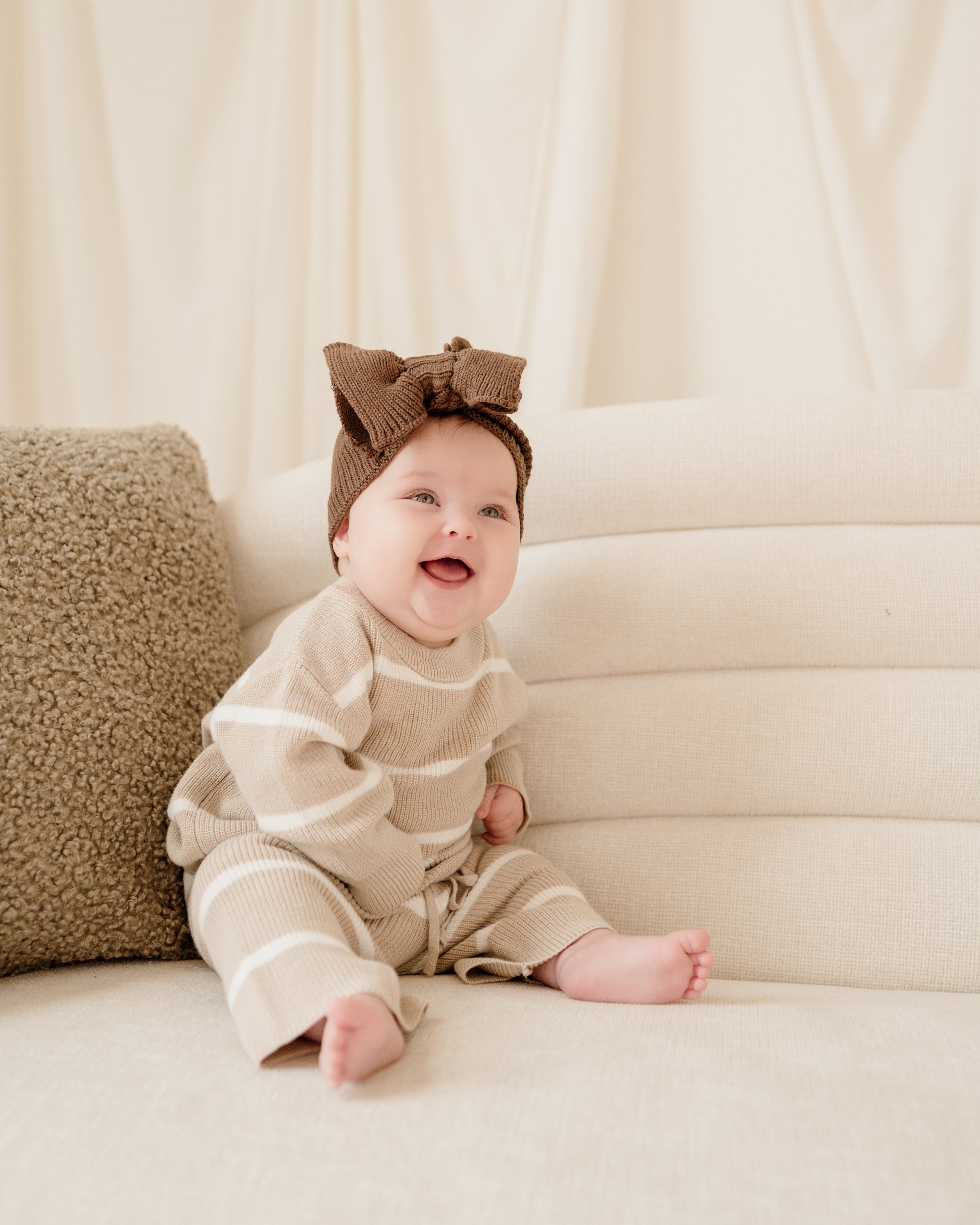 Ribbed Knit Bow Headband - Chocolate