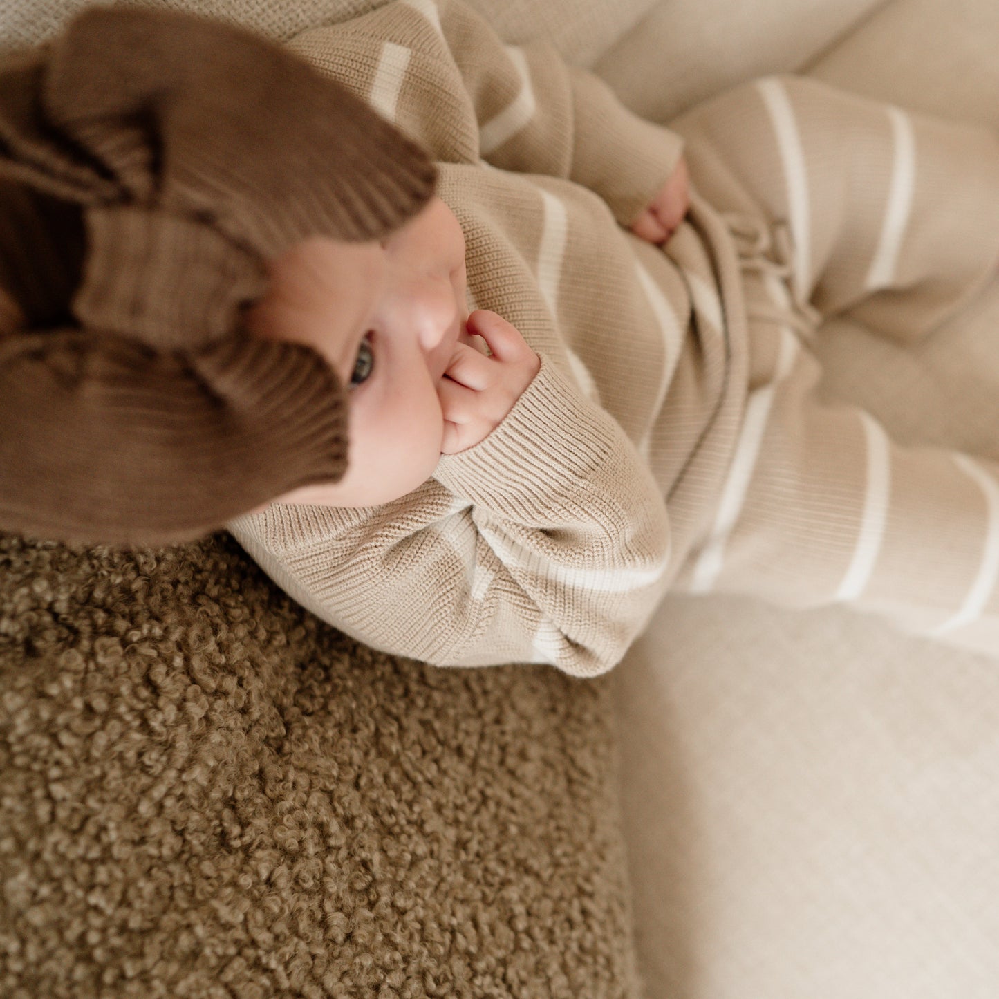 Ribbed Knit Bow Headband - Chocolate