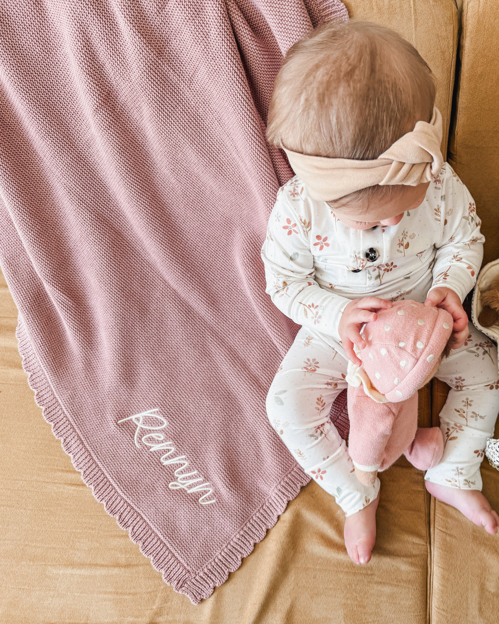 Scallop Edge Knit Blanket - Vintage Rose
