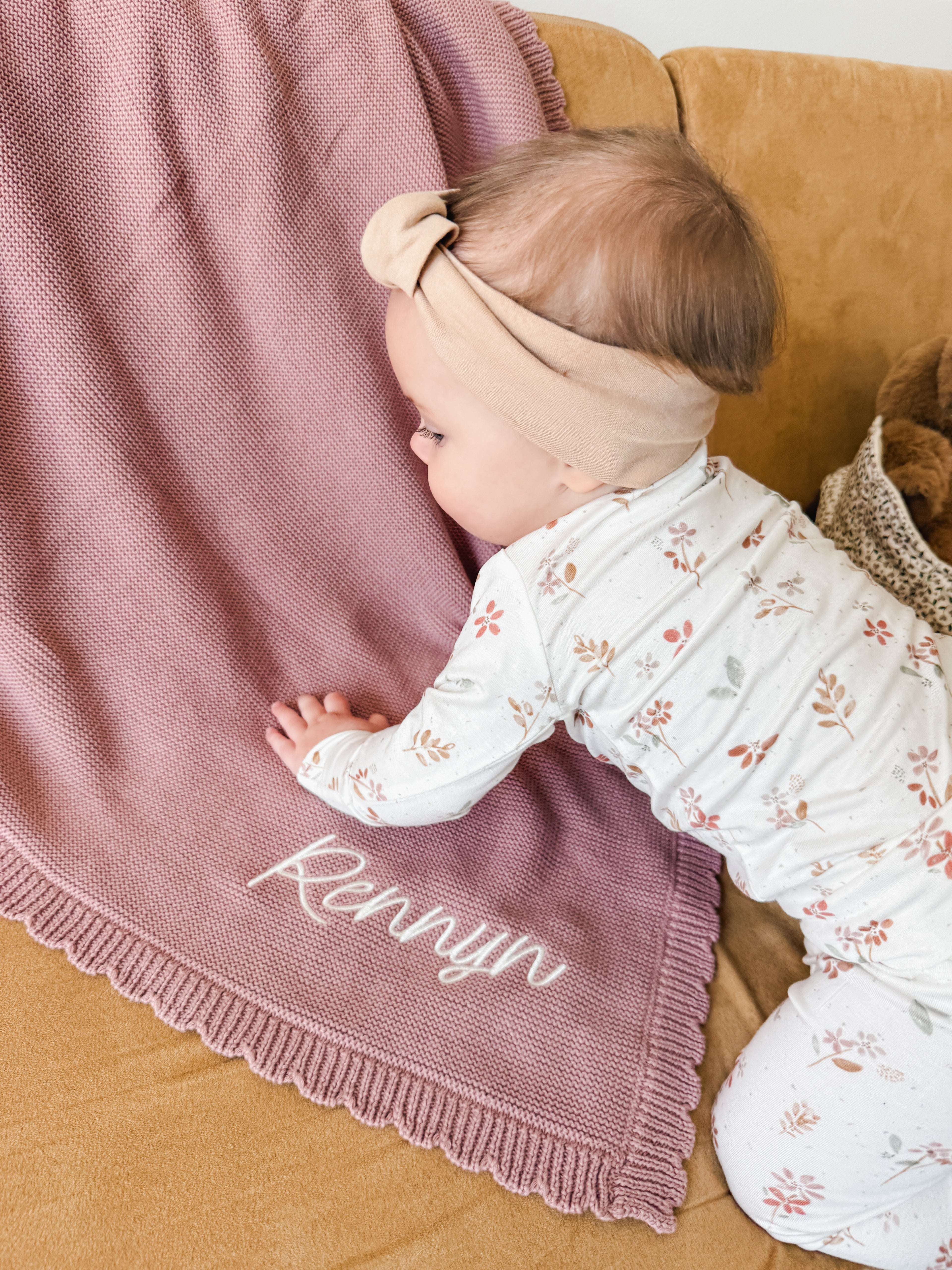 Scallop Edge Knit Blanket - Vintage Rose